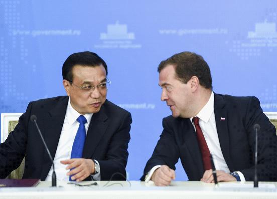Дмитрий Медведев пригласил Ли Кэцяна на семейный ужин