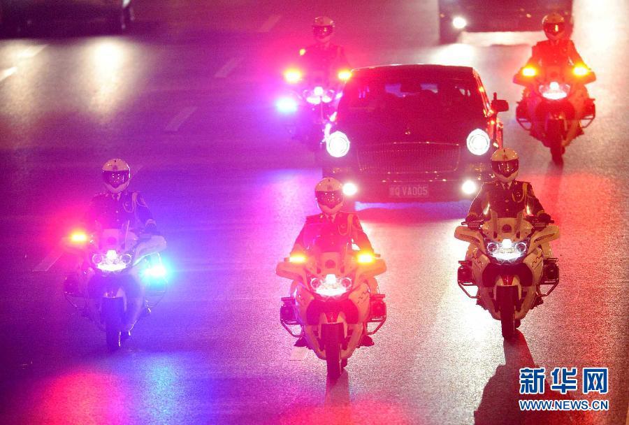 Мотоциклисты почетного эскорта вновь появились на улицах Пекина