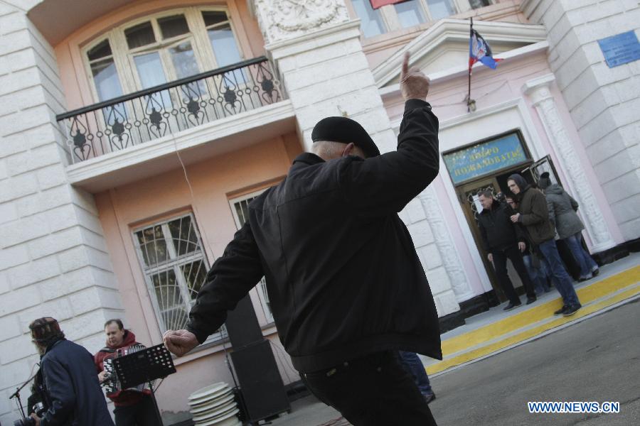 В так называемых "ДНР" и "ЛНР" начались выборы местных руководителей и представителей законодательных органов