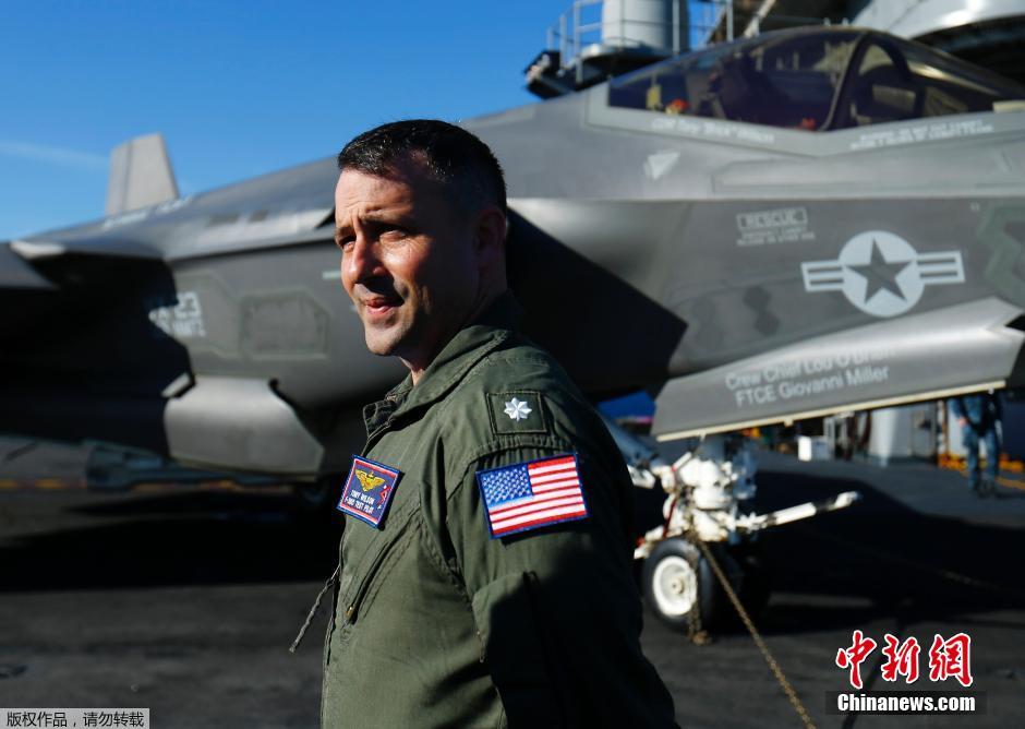 Истребитель ВВС США F-35 впервые совершил посадку на палубу авианосца