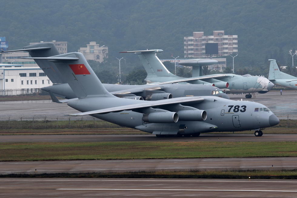 «Юнь-20» совершил «первый полет» в Чжухае