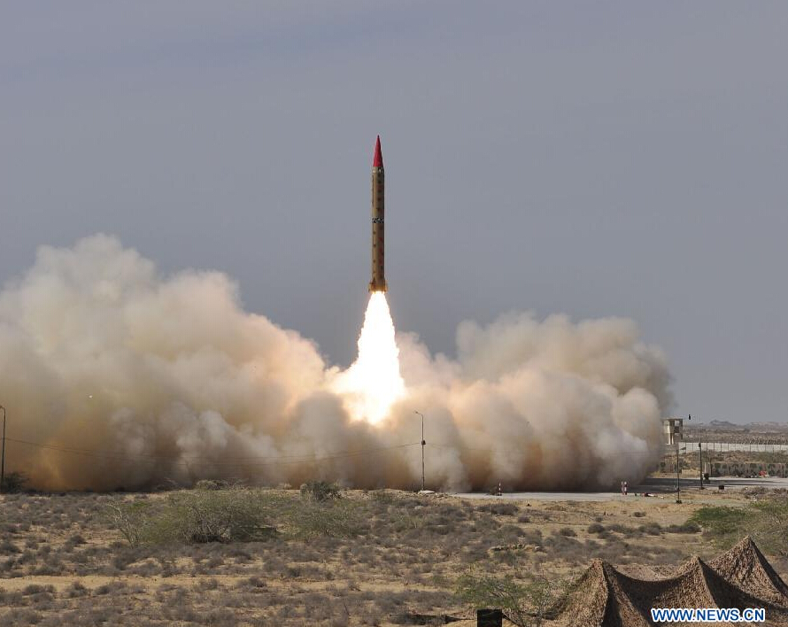 Пакистан успешно испытал баллистическую ракету средней дальности "Шахин-2"