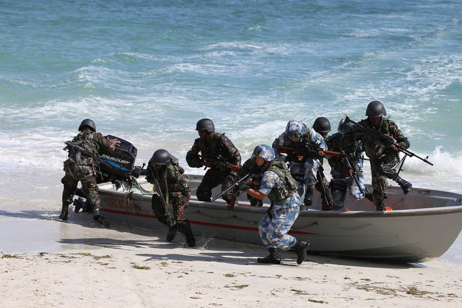 Китайские и африканские отряды морской пехоты провели совместные учения