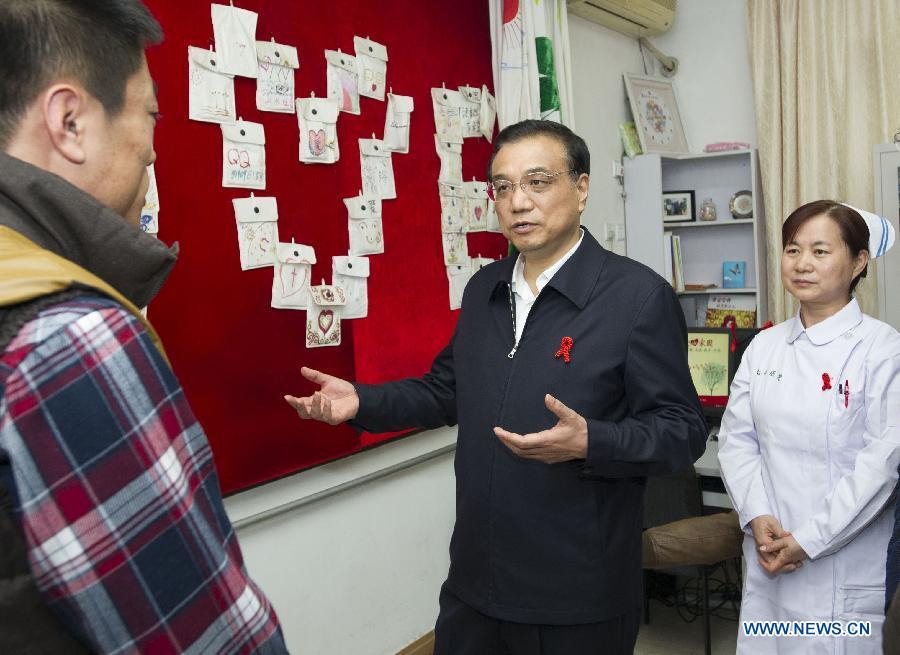 Китай увеличит расходы на борьбу со СПИДом -- премьер Госсовета КНР