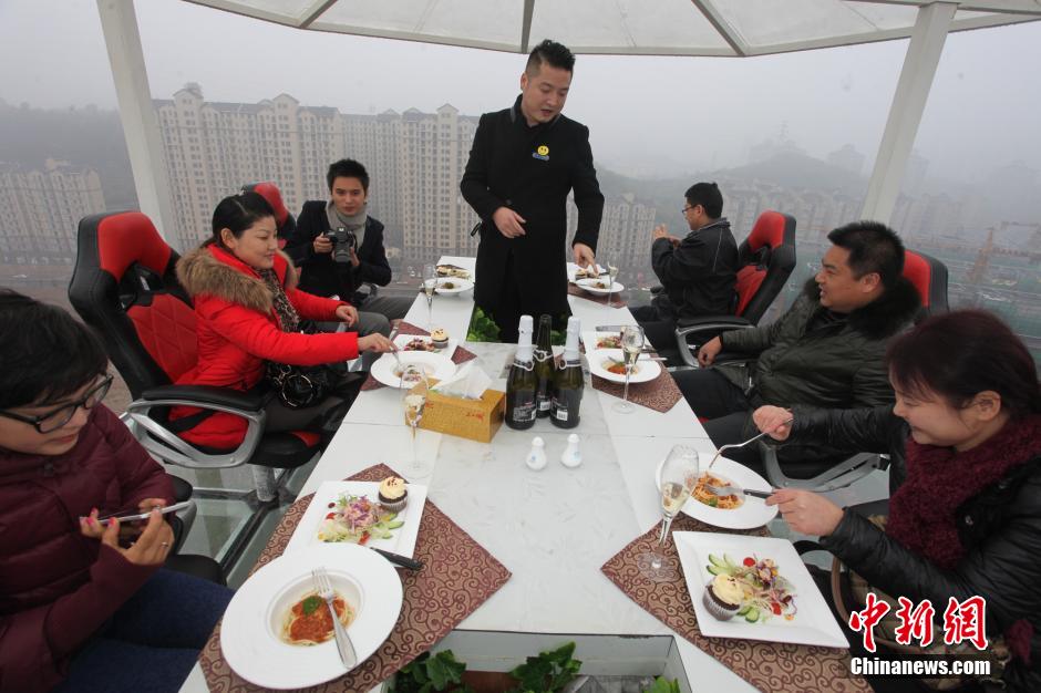 В китайской провинции Хубэй появился «воздушный»  ресторан  