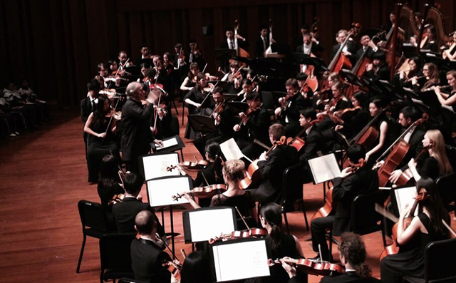 Китайско-российский молодежный симфонический оркестр с успехом выступил на сцене Государственного Большого театра Китая