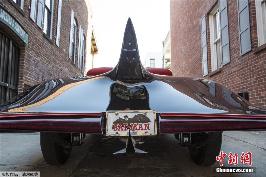 Первый «Бэтмобиль» продан на аукционе в США за $137 тысяч