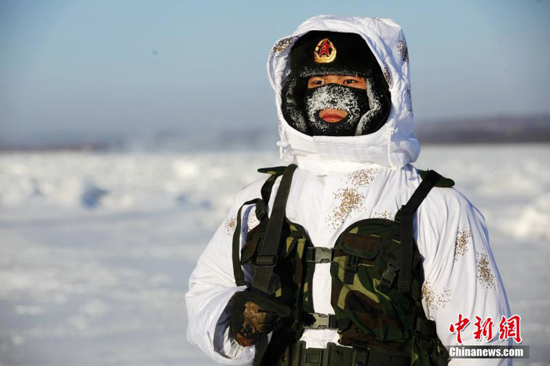 Пограничник ест лед, чтобы утолить жажду: охрана северных ворот Родины при 35-градусном морозе