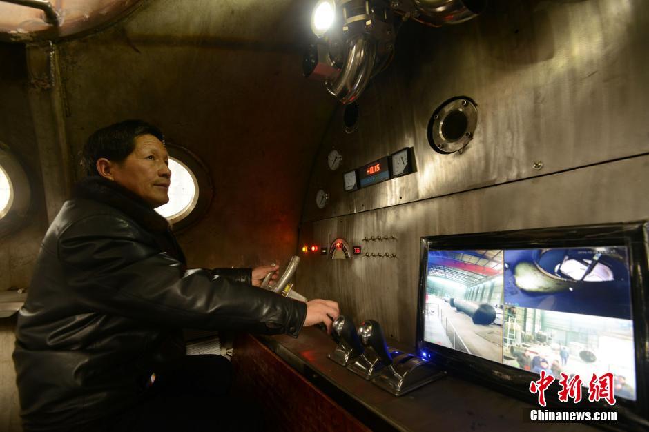 Жители провинции Аньхой самостоятельно смастерили подводную лодку