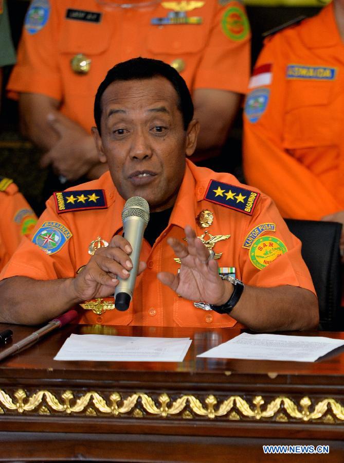Индонезия сообщила, что пока не обнаружила "черный ящик" потерпевшего крушение авиалайнера