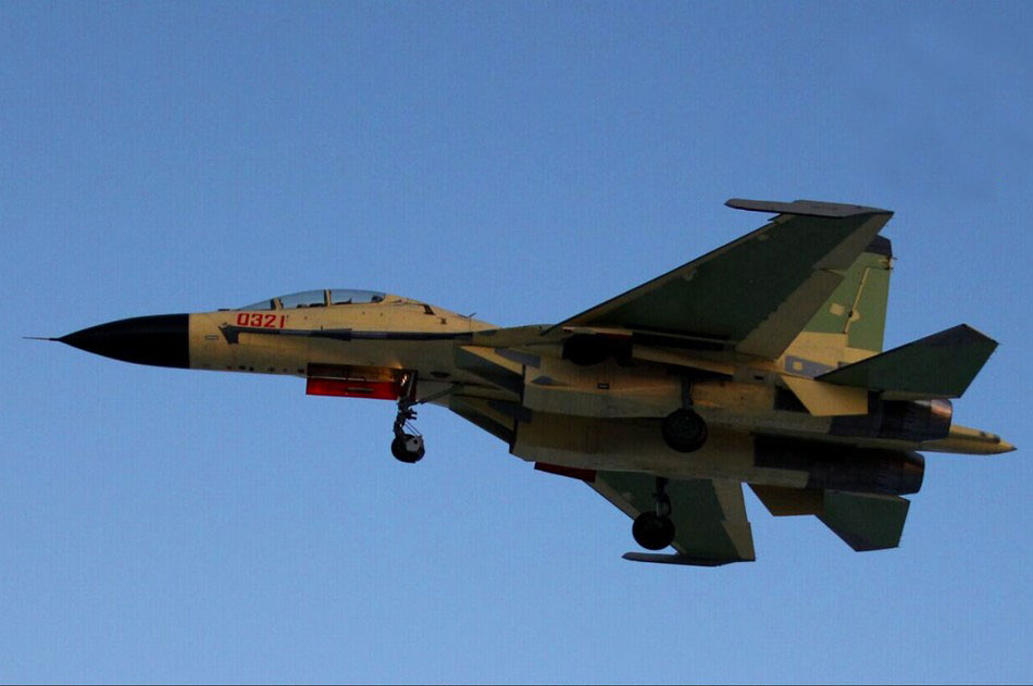 Китайский истребитель J-11BS провел испытательный полет с отечественным двигателем
