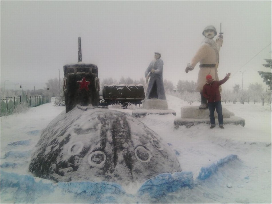 Необычные снежные скульптуры в Татарстане