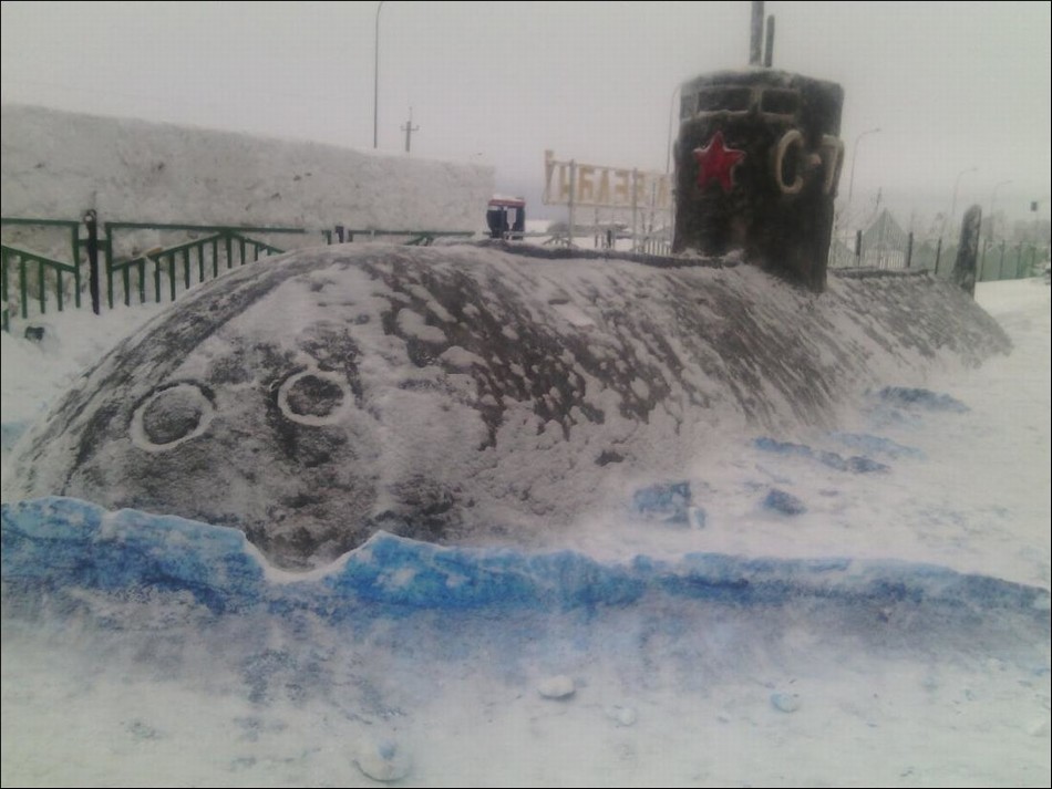 Необычные снежные скульптуры в Татарстане
