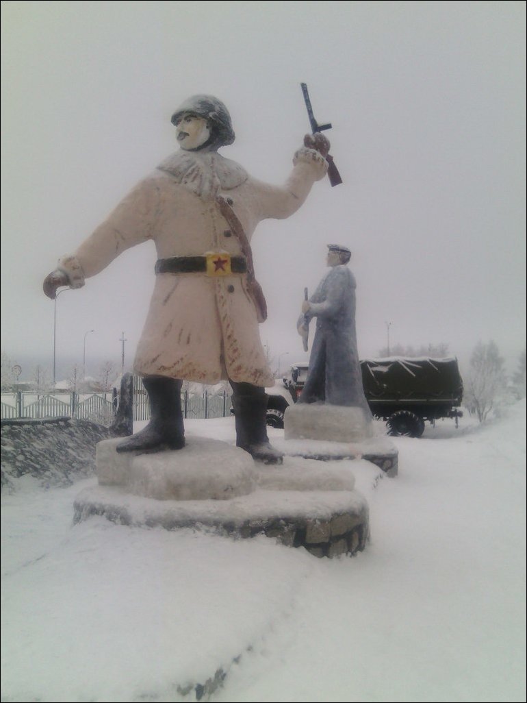 Необычные снежные скульптуры в Татарстане