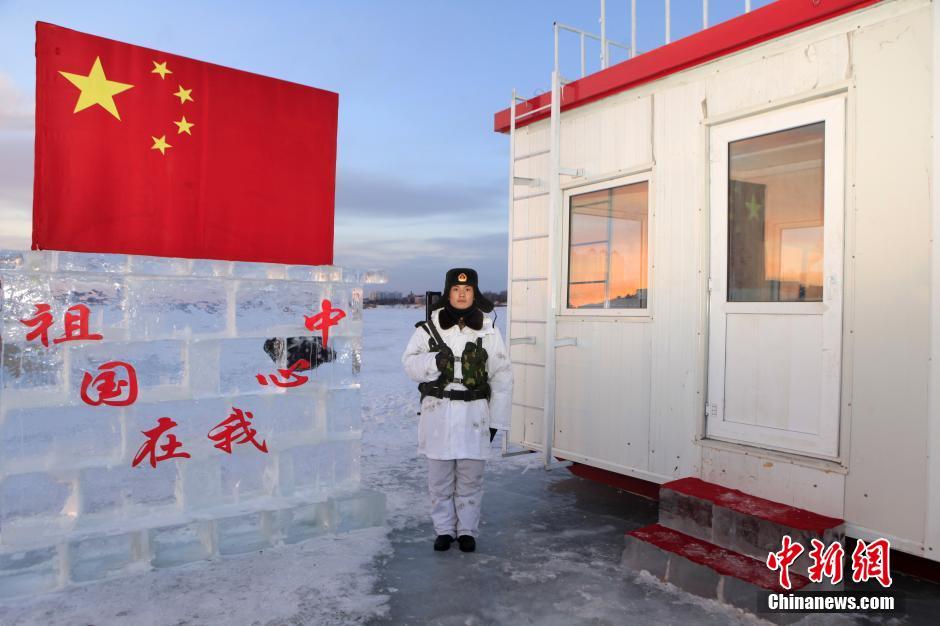 Китайским пограничникам подарили «сапоги-грелки»