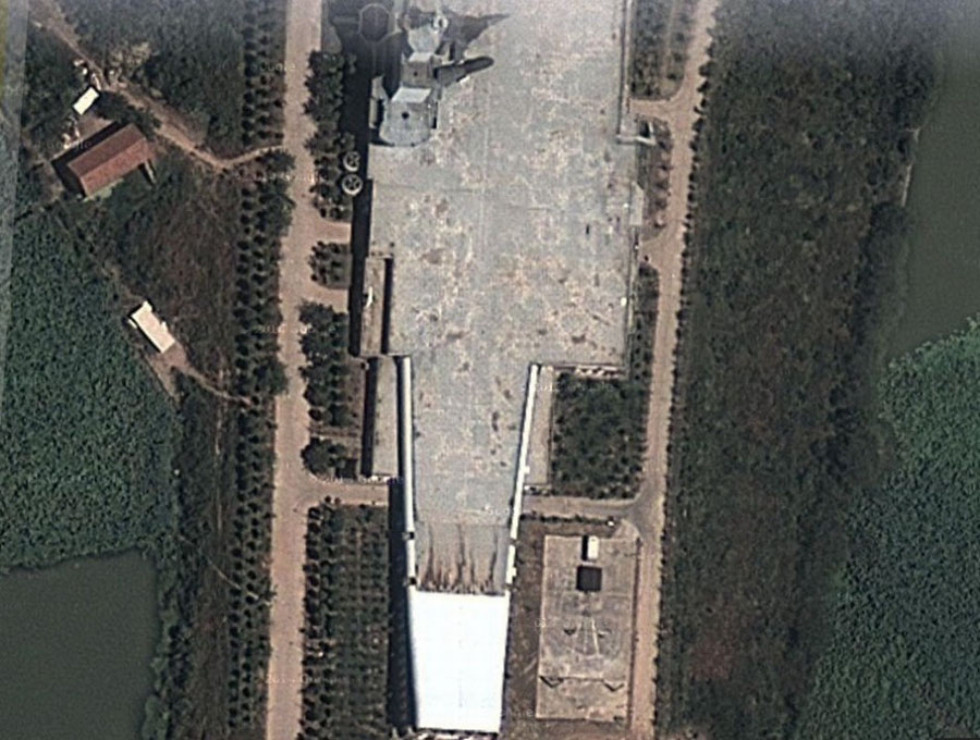 Google Earth опубликовал фото о строительстве «наземного авианосца» в Китае