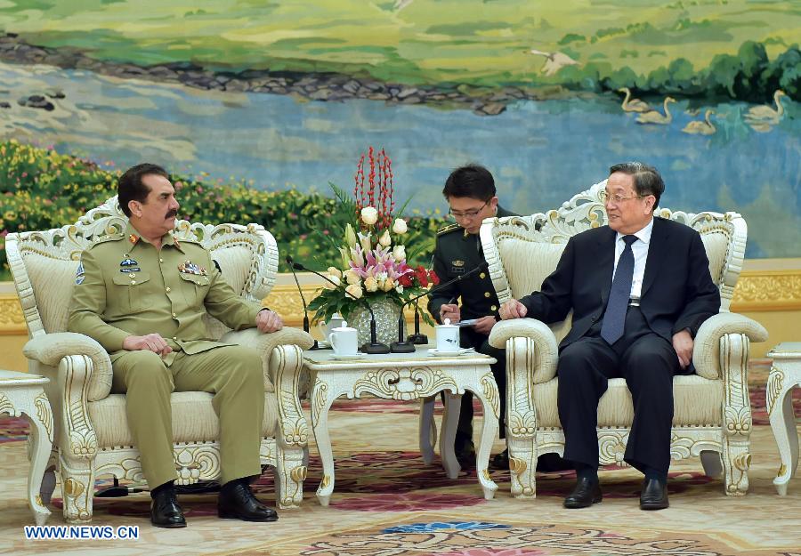 Юй Чжэншэн встретился с начальником штаба сухопутных войск Пакистана