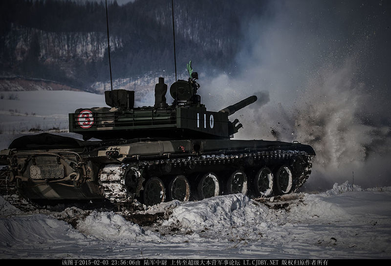 Новейшие танки НОАК прошли учения в зонах низких температур
