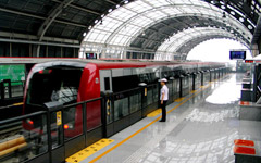 Поезда в Тяньцзинь В Тяньцзине есть четыре вокзала, самый большой – вокзал Тяньцзиня. Курсируют свыше 40 поездов... 