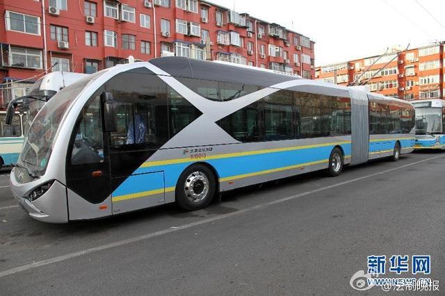 В Пекине сдан в пробную эксплуатацию электробус вместимостью до 143 человек