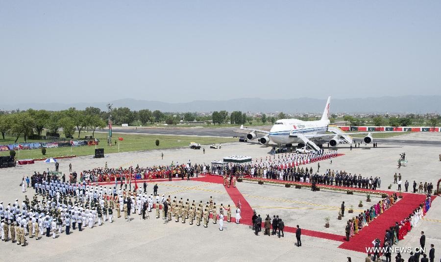 Си Цзиньпин прибыл в Исламабад, начав государственный визит в Пакистан