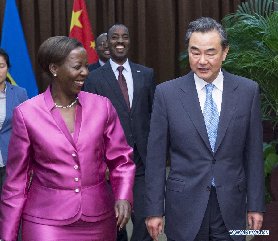 Ван И провел переговоры с главой МИД Руанды