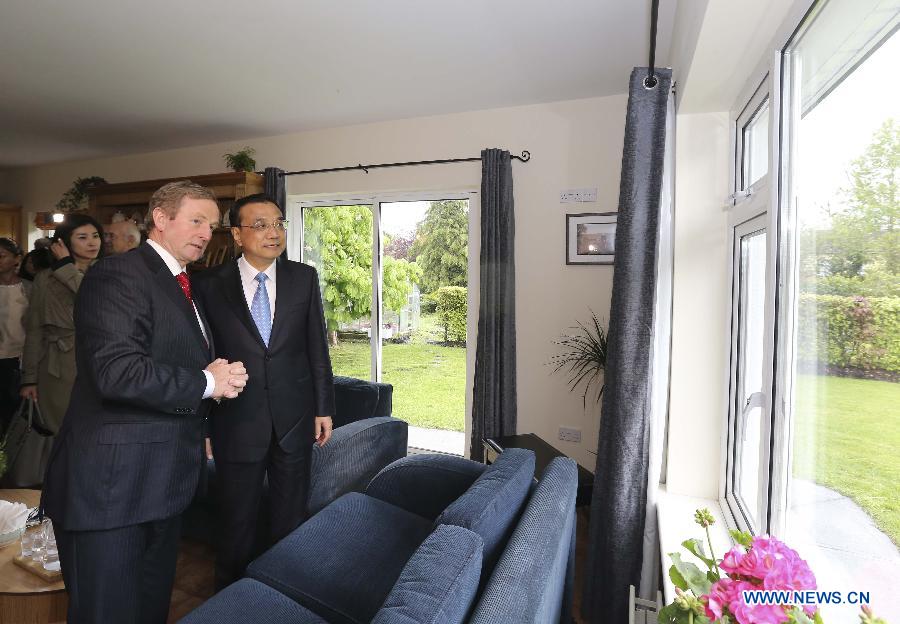 Ли Кэцян и премьер-министр Ирландии Энда Кенни вместе посетили ферм