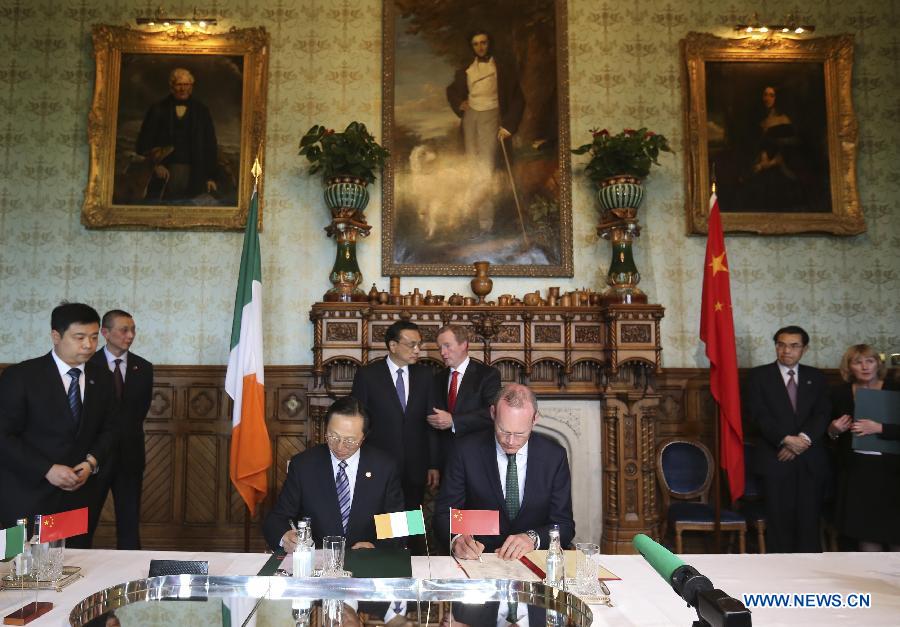 Ли Кэцян встретился с премьер-министром Ирладнии