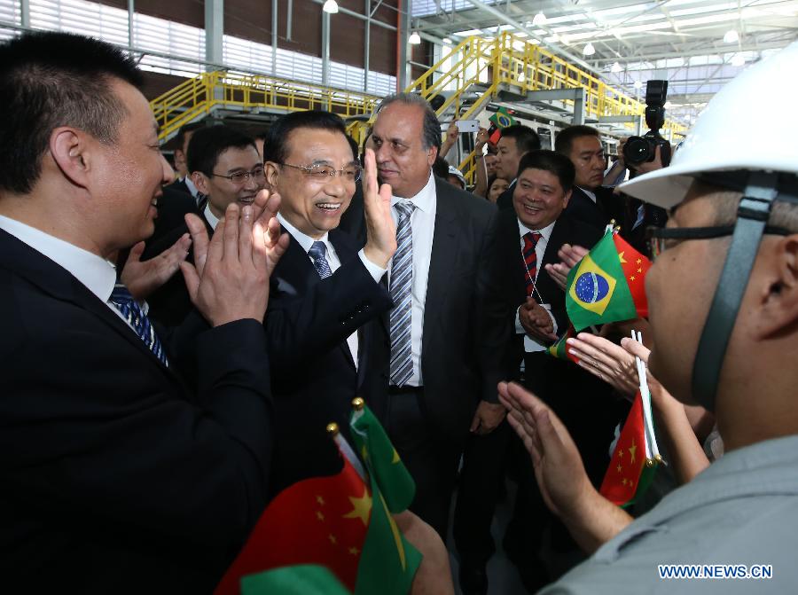 Ли Кэцян осмотрел китайский поезд бразильского метрополитена и подчеркнул необходимость укрепления двустороннего взаимовыгодного сотрудничества