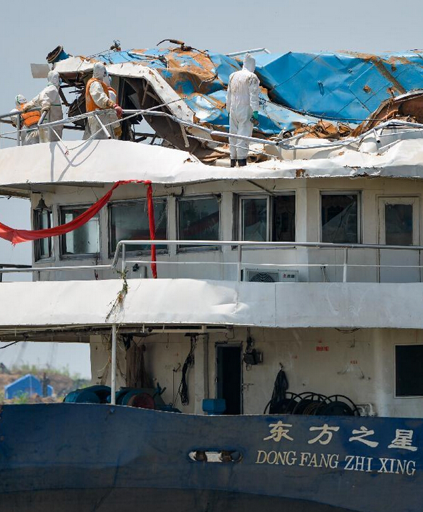 До 396 человек возросло число погибших при крушении круизного судна на реке Янцзы