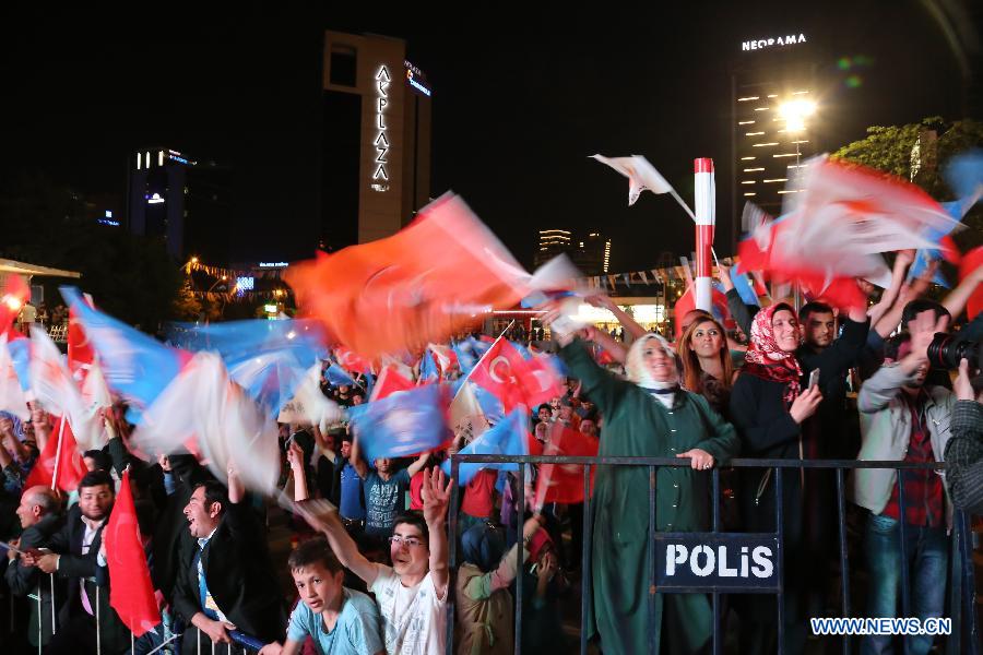 Правящая партия Турции ПСР лидирует на выборах в парламент -- СМИ