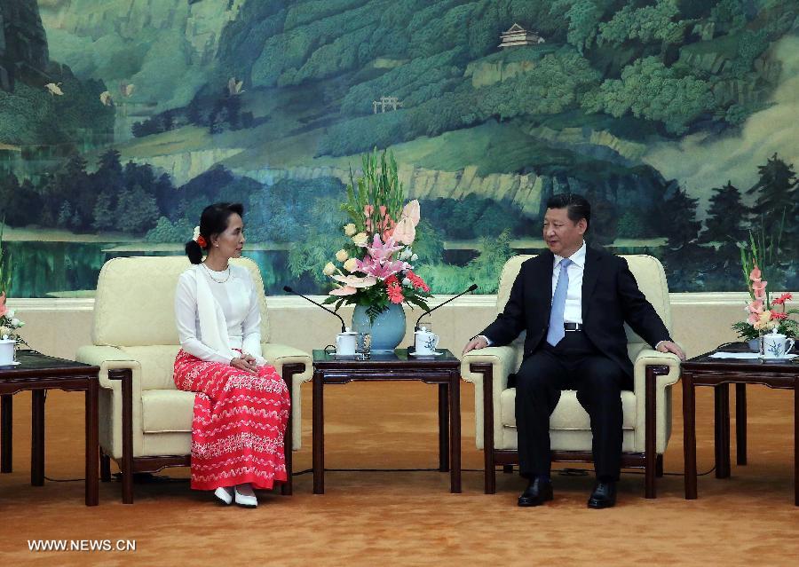 Си Цзиньпин встретился с Аун Сан Су Чжи