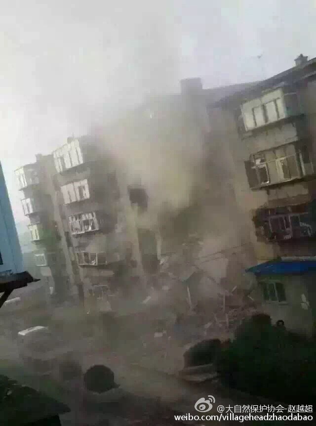 Взрыв в жилом здании города Хулудао: обрушилась половина дома