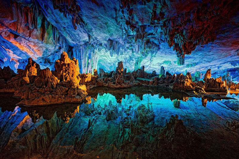 Радужная пещера в Гуйлине