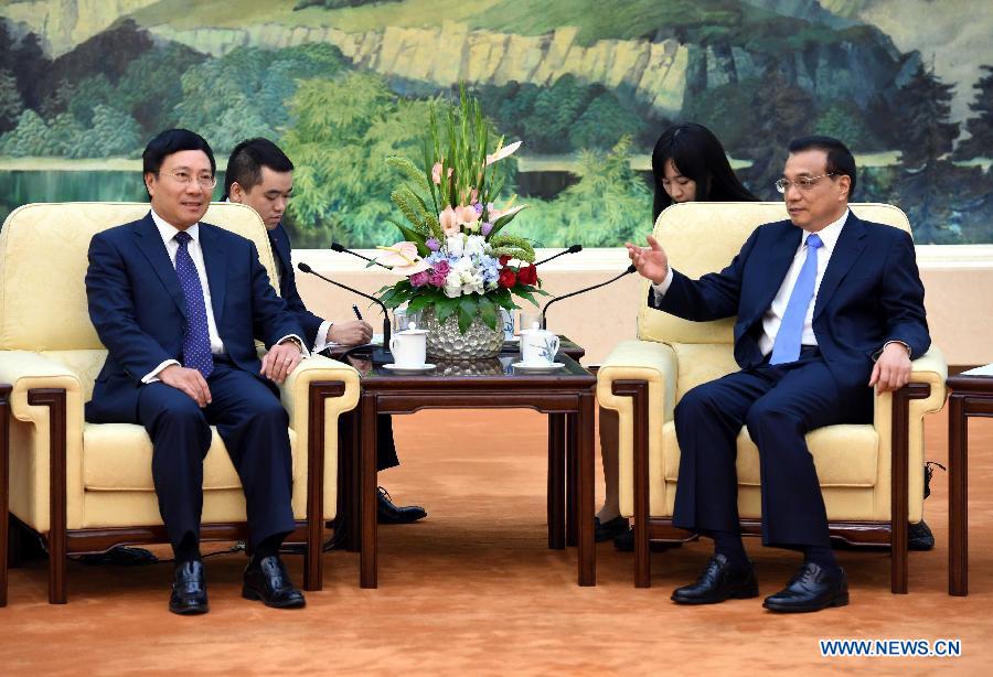 Ли Кэцян провел встречу с вице-премьером Вьетнама