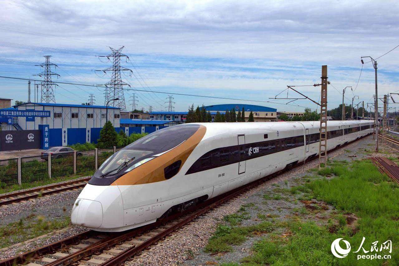 Высокоскоростной поезд «Китайский стандарт» введен в эксплуатацию