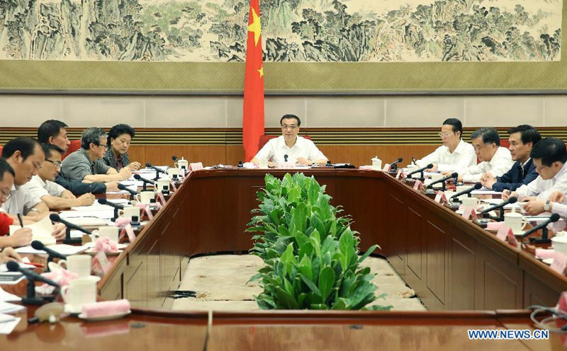 Ли Кэцян подчеркнул необходимость более точных и эффективных мер по содействию экономическим улучшениям с сохранением стабильности