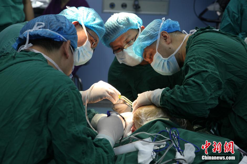 В китайской провинции Хунань успешно проведена первая в мире операция по «уменьшению головы»