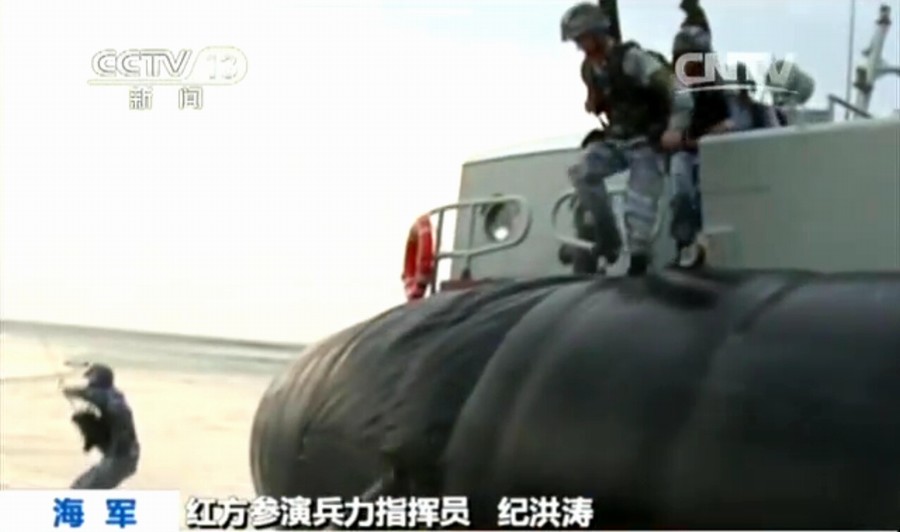Войска НОАК на корабле «Зубр» провели десантные учения в Южно-Китайском море