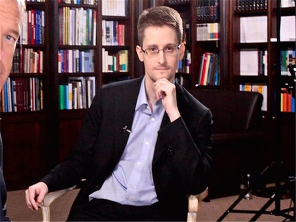 Документальный фильм про Сноудена лидирует в прокате