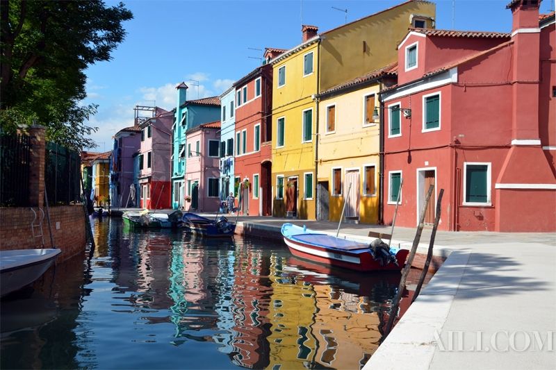 Красочный поселок Венеции
