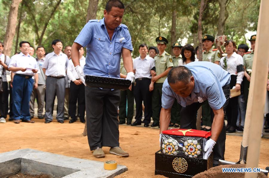 В Пекине состоялась церемония прощания с китайским охранником, погибшим в результате теракта в Сомали