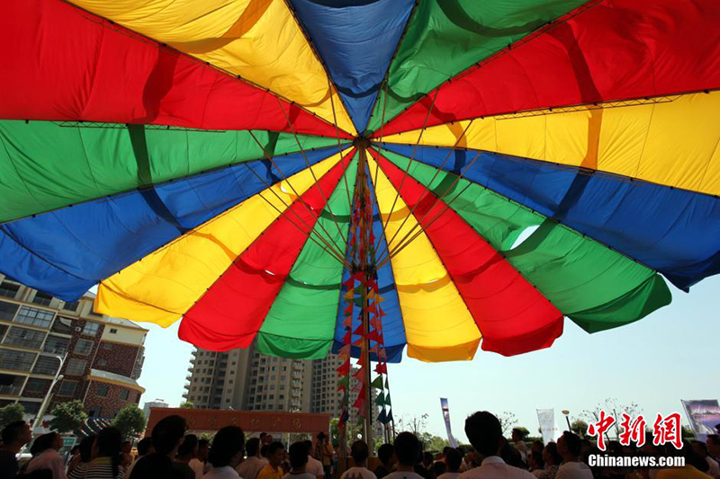 В Китае создали самый большой в мире зонт