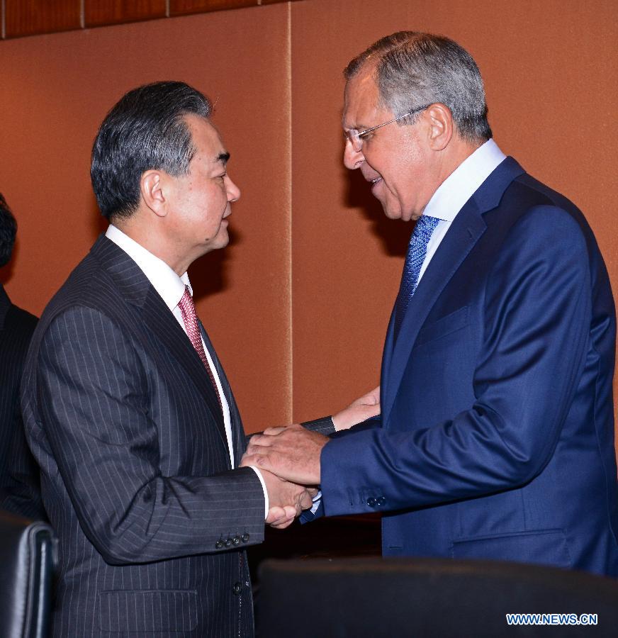 Ван И встретился с министром иностранных дел России С. Лавровым