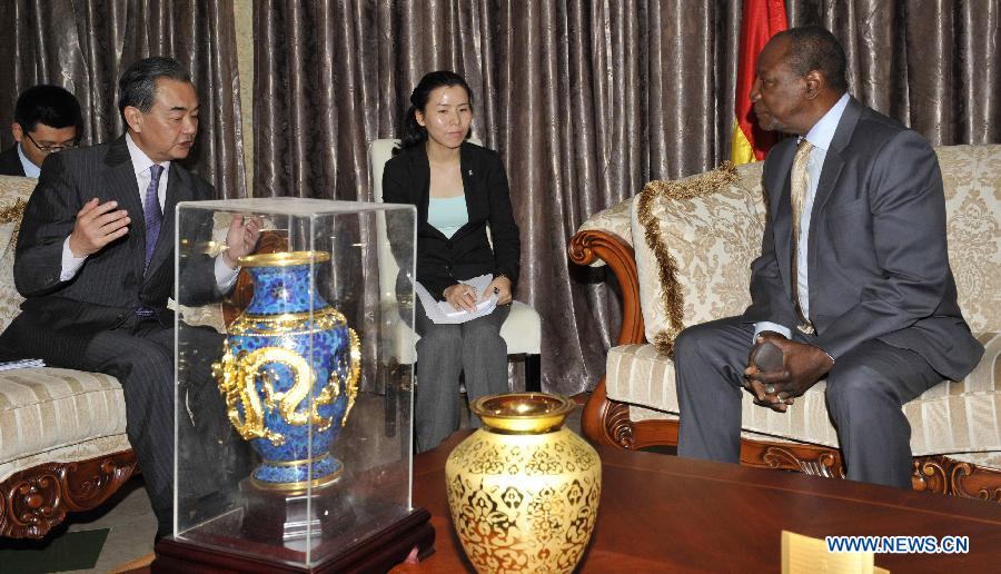 Президент Гвинеи А. Конте провел встречу с Ван И