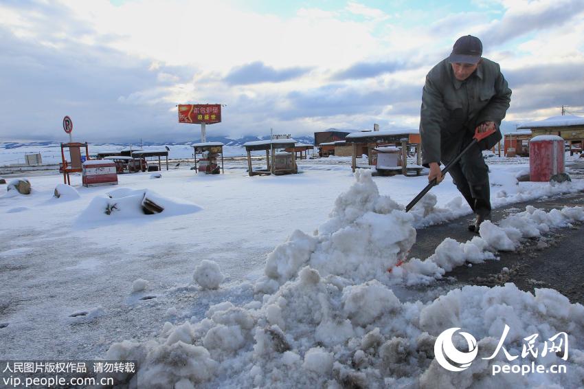 В Синьцзянском уезде Хами выпал первый снег