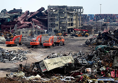 Число жертв взрывов на складе с опасными химикатами в Северном Китае возросло до 135 человек