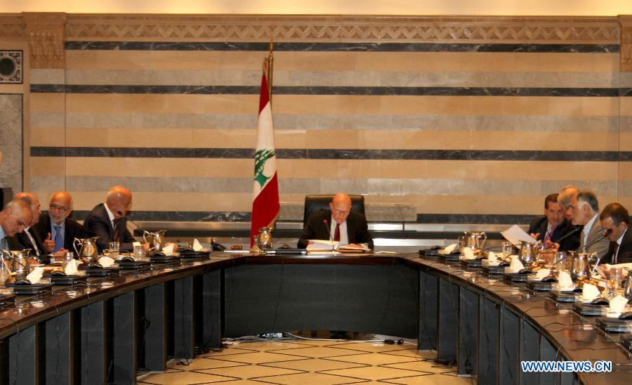 Премьер-министр Ливана призвал разные фракции страны отложить разногласия и немедленно приступить к урегулированию проблемы утилизации мусора