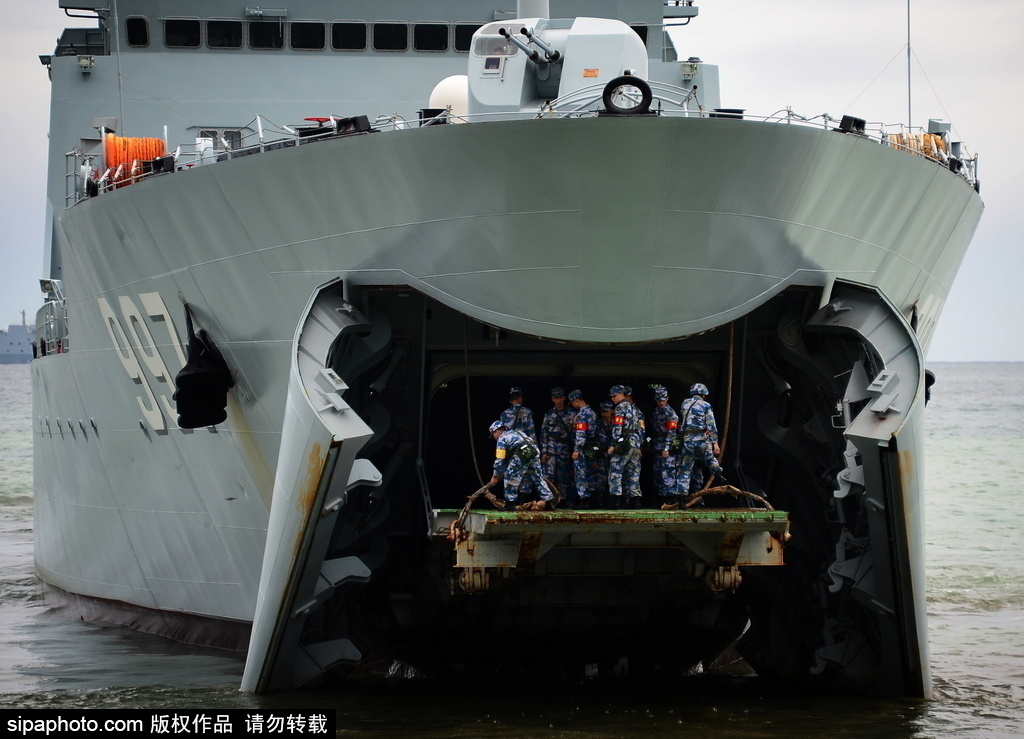 Военные России и Китая завершили совместные учения «Морское взаимодействие-2015»