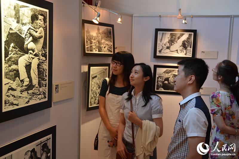 В Пекине открылась фотовыставка, приуроченная  к 70-летию Победы китайского народа в войне против японских захватчиков и Великой Отечественной войне 1941-1945 годов